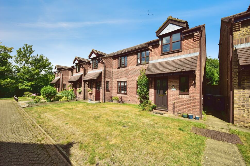 Main image of 4 bedroom Semi Detached House for sale, Willowmead, Leybourne, Kent, ME19