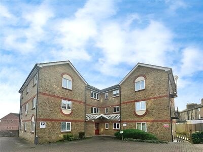 London Road, 2 bedroom  Flat to rent, £1,250 pcm