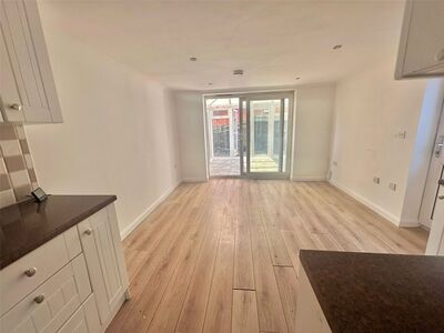 1 bedroom  Flat for sale