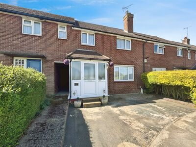 3 bedroom Mid Terrace House for sale