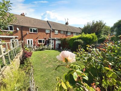 3 bedroom Mid Terrace House for sale