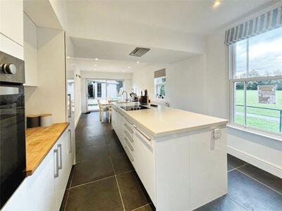 Heath Road, 4 bedroom End Terrace House for sale, £580,000