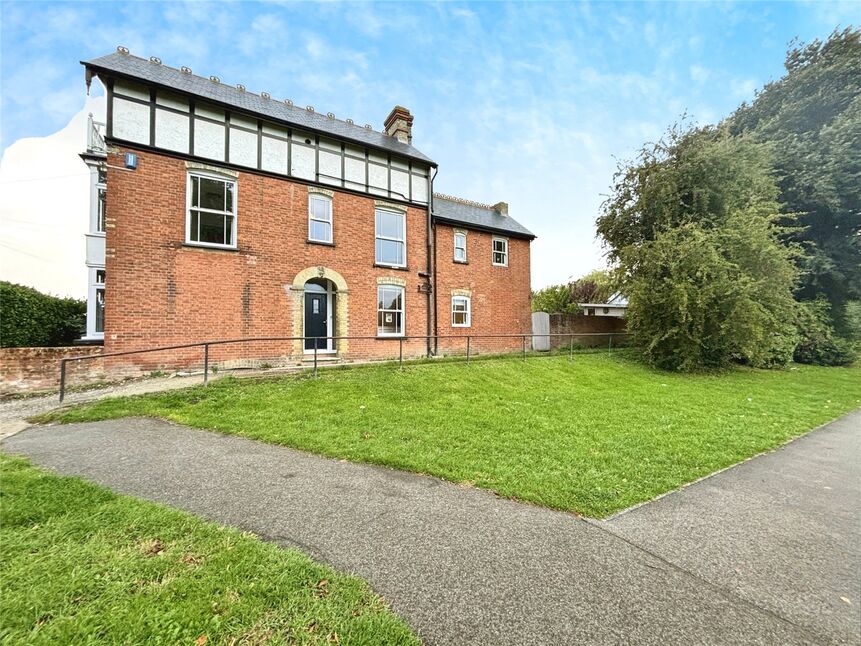 Main image of 4 bedroom End Terrace House for sale, Heath Road, Maidstone, Kent, ME16