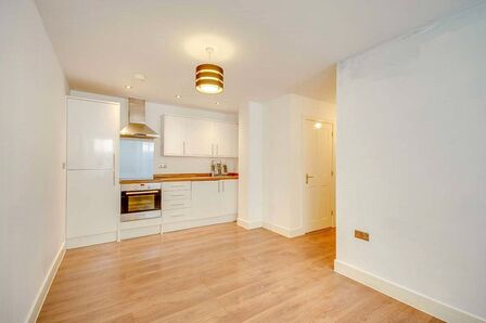 Romney Place, 1 bedroom  Flat for sale, £140,000