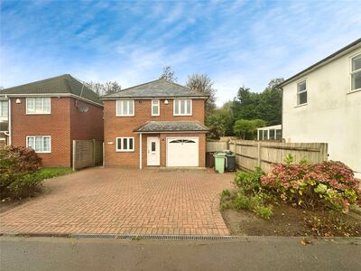 4 bedroom Detached House to rent