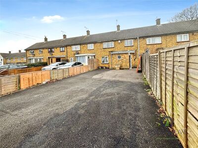 3 bedroom Mid Terrace House for sale