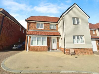 5 bedroom Detached House to rent