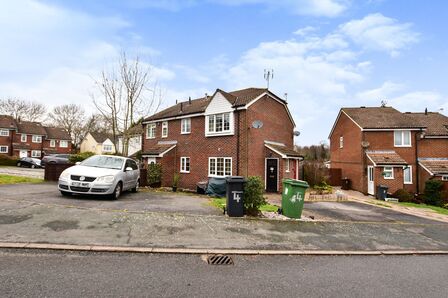 1 bedroom Mid Terrace House to rent