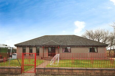 Arbroath, 3 bedroom Detached Bungalow to rent, £1,300 pcm