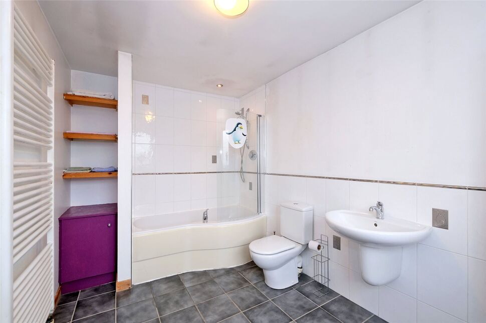 En-Suite Bathroom