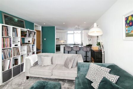 1 bedroom  Flat for sale