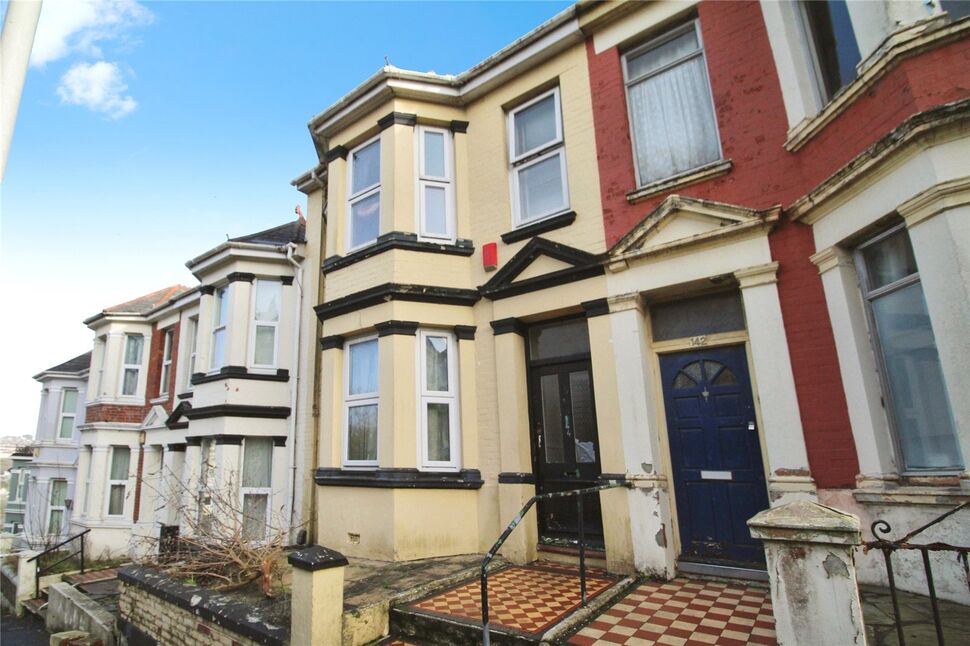 3 bedroom Mid Terrace House for sale