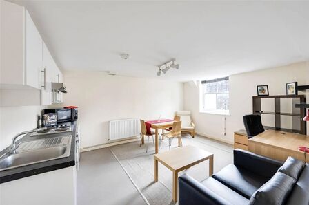 North Road West,  Flat to rent, £234 weekly