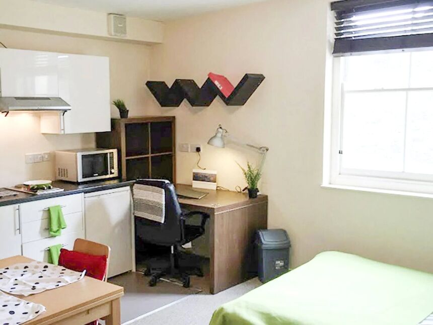 Main image of  Flat to rent, North Road West, Plymouth, Devon, PL1