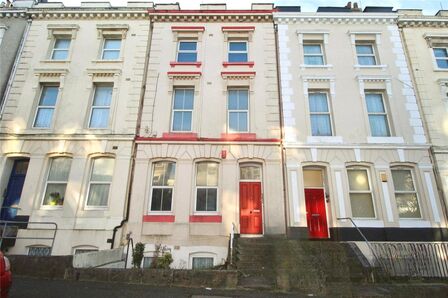 Gascoyne Place, 2 bedroom  Flat for sale, £125,000