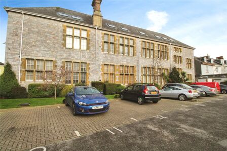 North Road West, 2 bedroom  Flat for sale, £155,000