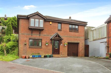 West View Close, 3 bedroom Detached House for sale, £375,000