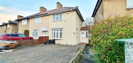 Pontefract Road, 3 bedroom Semi Detached House to rent, £2,000 pcm