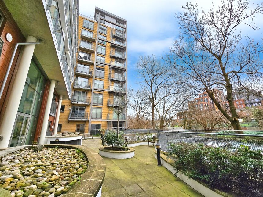 Main image of 2 bedroom  Flat for sale, Sumner Road, London, SE15