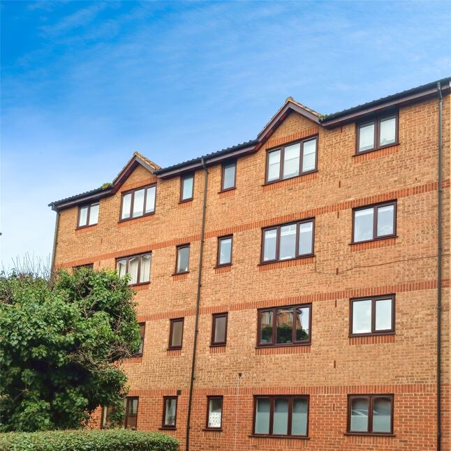 Main image of 1 bedroom  Flat for sale, Glenville Grove, London, SE8