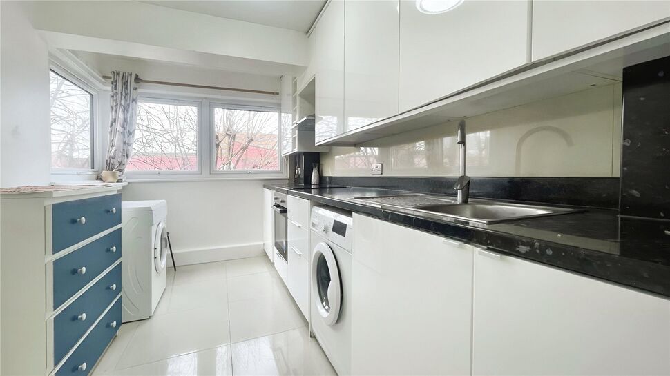 Main image of 1 bedroom  Flat for sale, Lovelinch Close, London, SE15