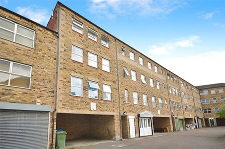 Deptford Church Street, 1 bedroom  Flat for sale, £300,000