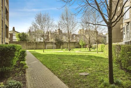 Avonley Road, 2 bedroom  Flat for sale, £430,000