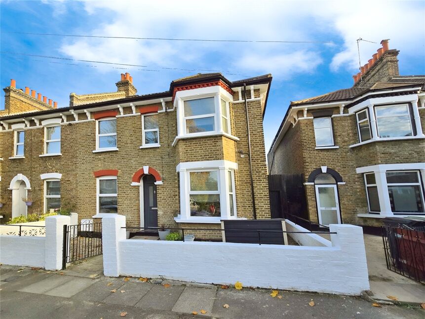 4 bedroom End Terrace House for sale