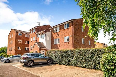 John Williams Close, 1 bedroom  Flat to rent, £1,600 pcm