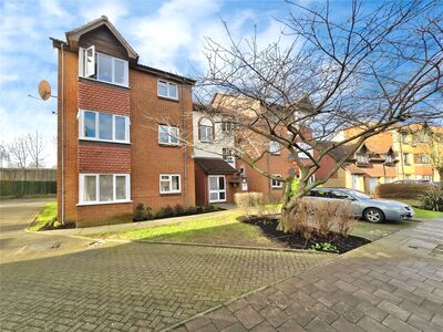 Sterling Gardens,  Flat for sale, £230,000