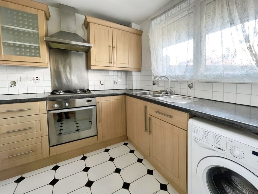 Main image of 1 bedroom  Flat for sale, Romney Close, London, SE14