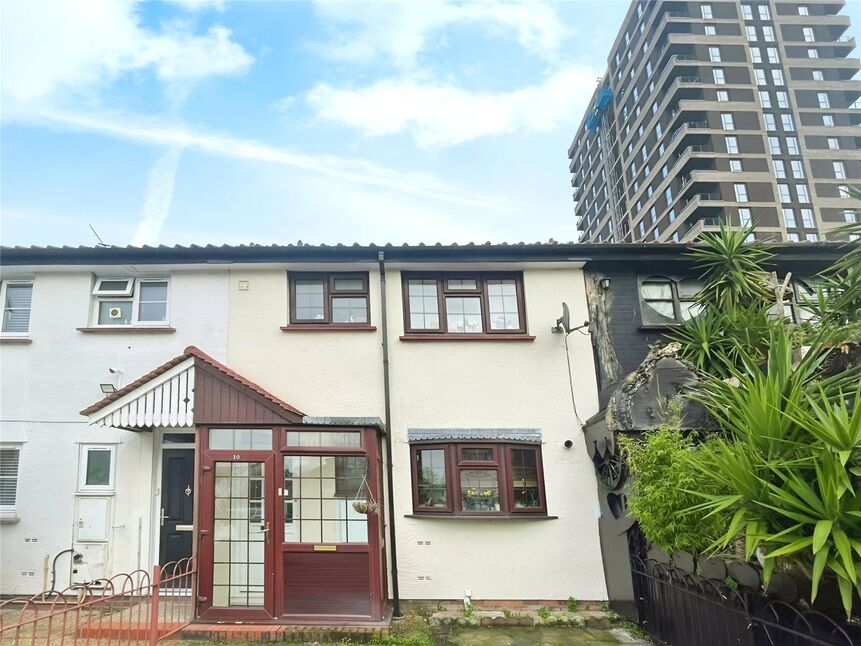 2 bedroom Mid Terrace House for sale