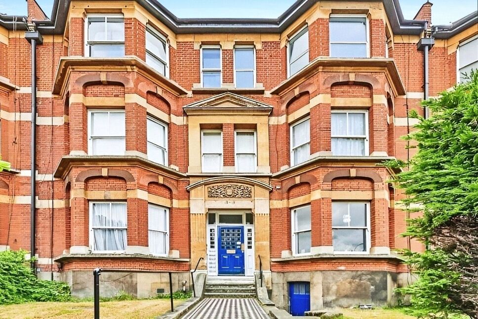 Main image of 4 bedroom  Flat for sale, New Cross Road, London, SE14