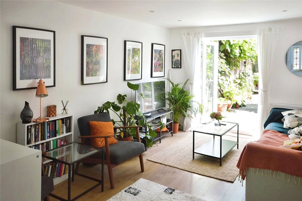 Main image of 4 bedroom End Terrace House for sale, Swallow Close, London, SE14