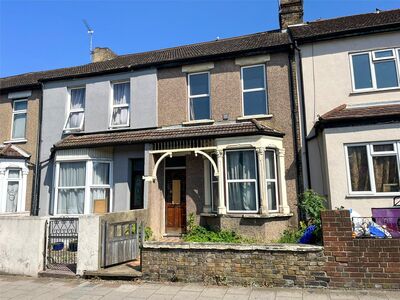 3 bedroom Mid Terrace House for sale