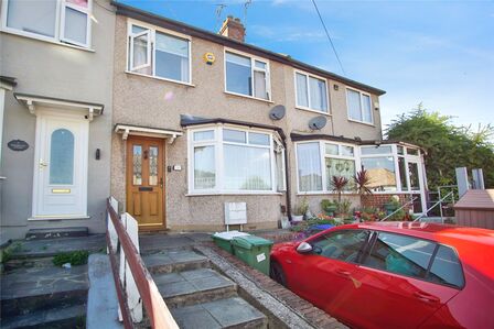 3 bedroom Mid Terrace House for sale