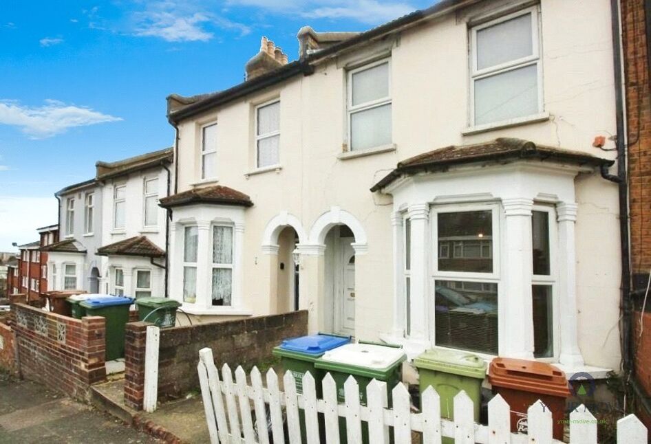 Main image of 3 bedroom Mid Terrace House for sale, Gladeswood Road, Belvedere, DA17