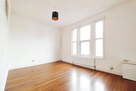 West Street, 1 bedroom  Flat to rent, £1,300 pcm