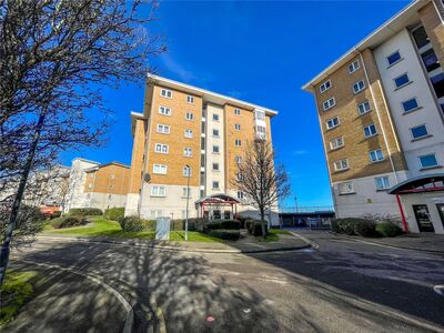 Chichester Wharf, 2 bedroom  Flat for sale, £280,000