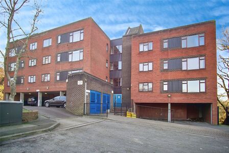 Morvale Close, 2 bedroom  Flat to rent, £1,700 pcm