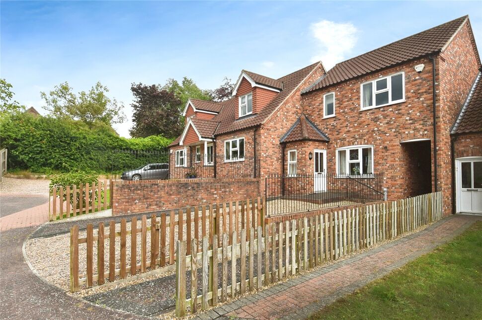 Main image of 3 bedroom Mid Terrace House for sale, Oaktree Meadow, Horncastle, Lincolnshire, LN9