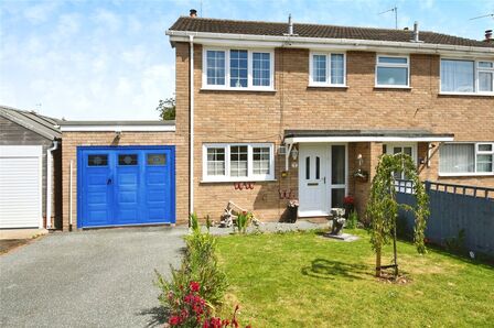 Mark Avenue, 3 bedroom Semi Detached House for sale, £205,000