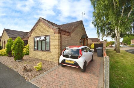 2 bedroom End Terrace Bungalow for sale