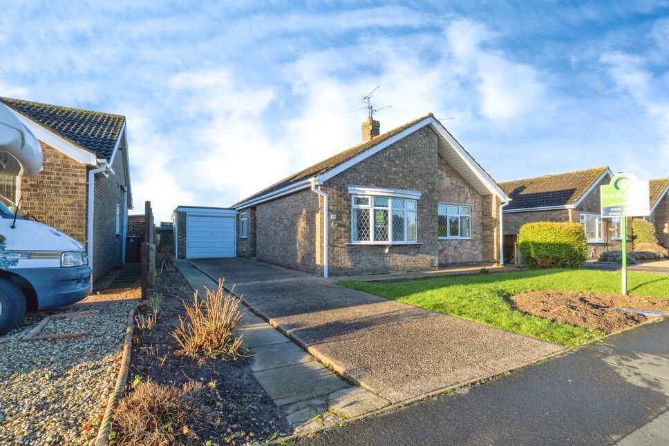 2 bedroom Detached Bungalow for sale