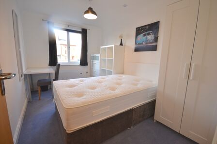 Henry Bird Way, 2 bedroom  Flat to rent, £710 pcm