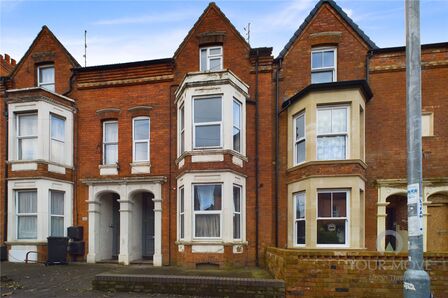 6 bedroom Mid Terrace House for sale