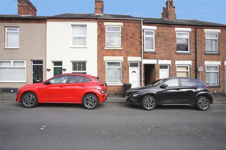 3 bedroom Mid Terrace House to rent