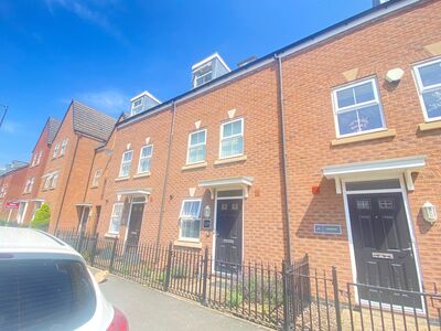 3 bedroom Mid Terrace House to rent