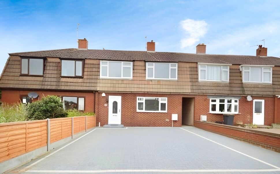 Main image of 3 bedroom Mid Terrace House to rent, Cornish Crescent, Nuneaton, Warwickshire, CV10