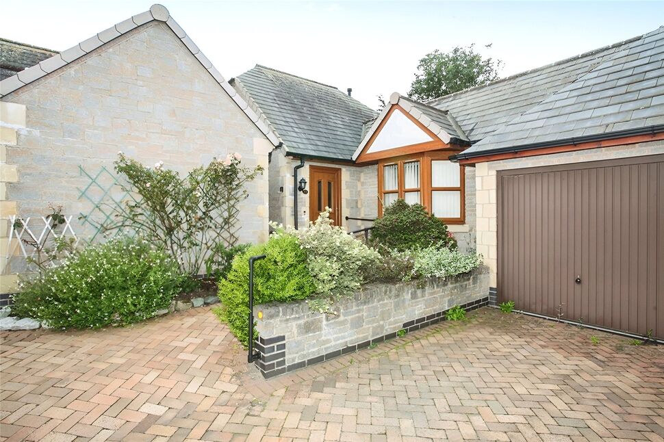 Main image of 2 bedroom Detached Bungalow for sale, Arbury Garth, Nuneaton, Warwickshire, CV10